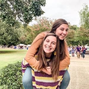 Meet your Posher, Isabella